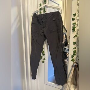 Tapered bottom cargo pants